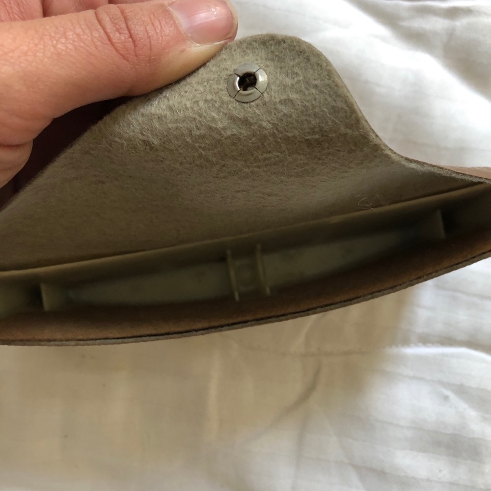 Ray-Ban Sunglasses case - Picture 2 of 3